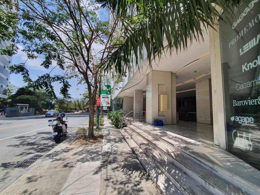 Bgc Taguig Cozy 2 Bedroom Loft, With Stunning Bgc Skyline View! Manilla Buitenkant foto