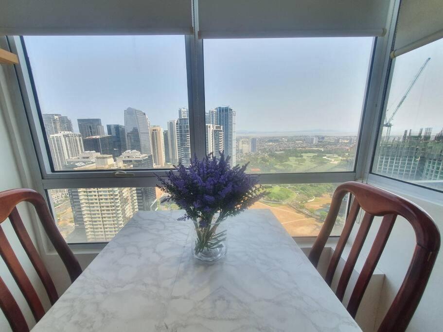 Bgc Taguig Cozy 2 Bedroom Loft, With Stunning Bgc Skyline View! Manilla Buitenkant foto